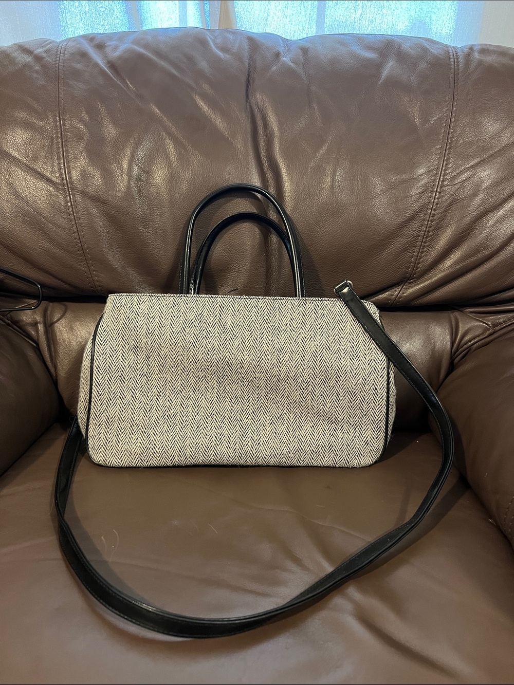 Amanda Smith Black & Cream Herringbone Crossbody Satchel